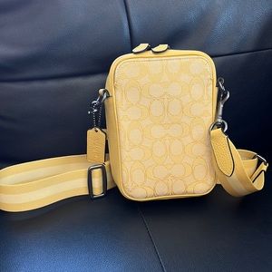 Coach STANTON CROSSBODY IN SIGNATURE JACQUARD-retro yellow